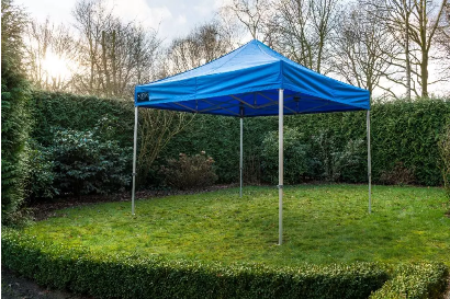 Bied klanten een comfortabele wachtruimte met een partytent